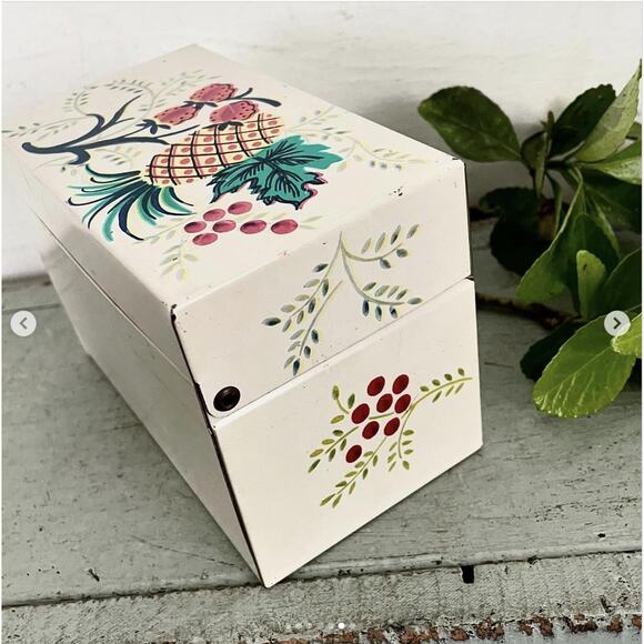 Vintage Tin Recipe Box Chein EMPTY Metal Fruit Pineapple Grape Card List Kitchen - Picture 6 of 7